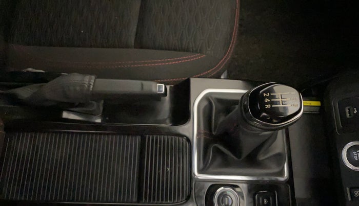 2023 Renault Kiger RXZ TURBO MT, Petrol, Manual, 23,507 km, Gear Lever