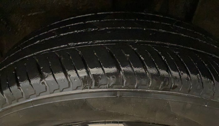 2023 Renault Kiger RXZ TURBO MT, Petrol, Manual, 23,507 km, Left Rear Tyre Tread