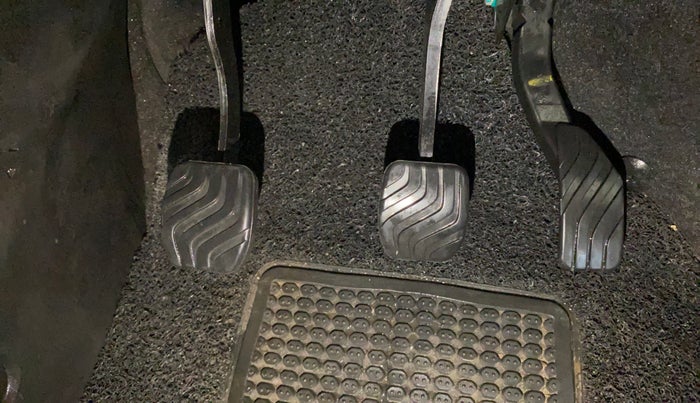 2023 Renault Kiger RXZ TURBO MT, Petrol, Manual, 23,507 km, Pedals