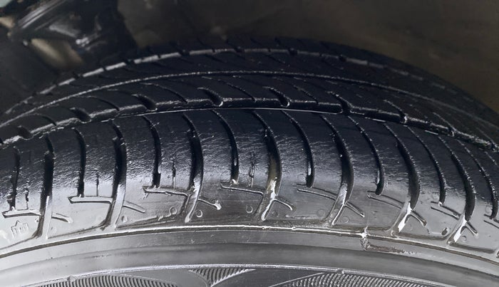 2019 Maruti New Wagon-R VXI 1.0, Petrol, Manual, 22,159 km, Left Front Tyre Tread