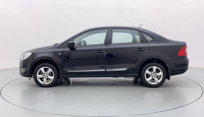 2013 Skoda Rapid ELEGANCE 1.6 MPI MT, Petrol, Manual, 42,359 km, Left Side