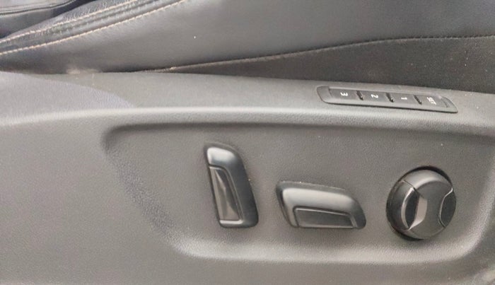 2021 Skoda Kodiaq Scout 2.0 TSI AT (4x4), Petrol, Automatic, 80,095 km, Driver Side Adjustment Panel