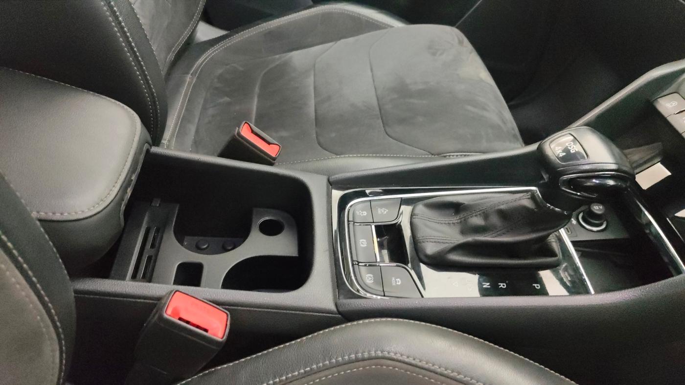 2021 Skoda Kodiaq Scout 2.0 TSI AT (4x4), Petrol, Automatic, 80,200 km, Gear Lever