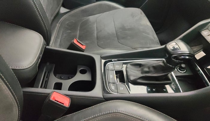 2021 Skoda Kodiaq Scout 2.0 TSI AT (4x4), Petrol, Automatic, 80,095 km, Gear Lever