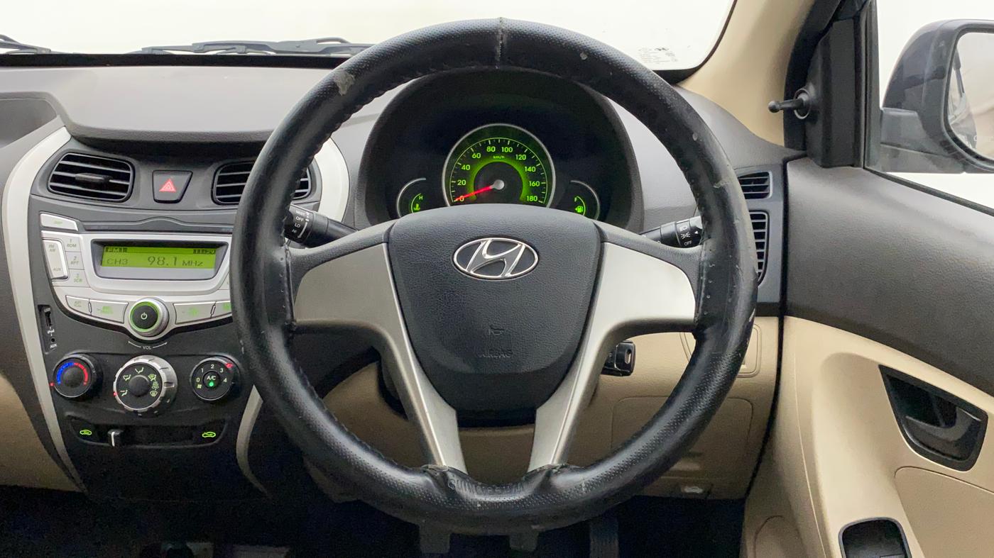 2017 Hyundai Eon 1.0 MAGNA + (O), Petrol, Manual, 25,581 km, Steering Wheel Close Up