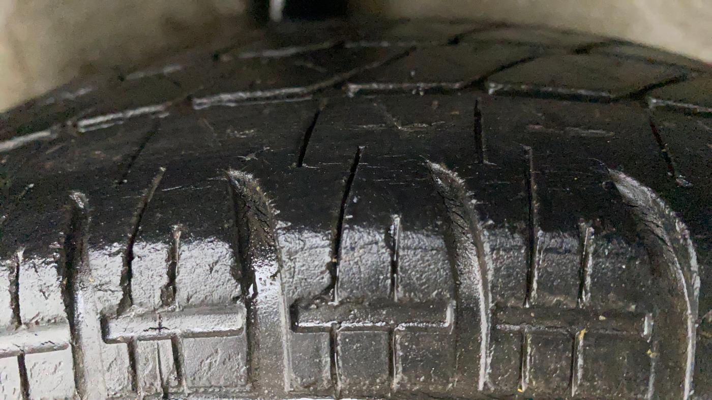 2011 Maruti Ritz VXI, Petrol, Manual, 81,162 km, Right Rear Tyre Tread