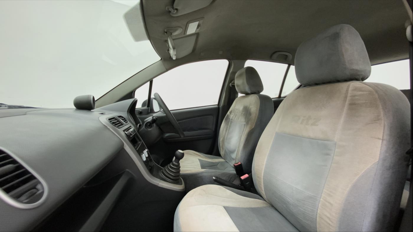 2011 Maruti Ritz VXI, Petrol, Manual, 81,162 km, Right Side Front Door Cabin