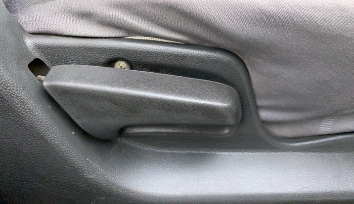 2011 Maruti Ritz VXI, Petrol, Manual, 81,162 km, Driver Side Adjustment Panel