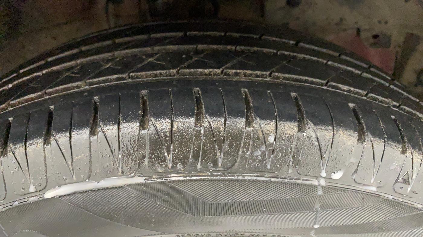 2010 Honda City 1.5L I-VTEC S MT, Petrol, Manual, 1,02,854 km, Right Front Tyre Tread