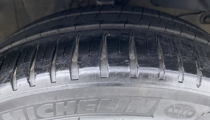 2012 Honda City V AT SUNROOF, Petrol, Automatic, 88,265 km, Right Front Tyre Tread