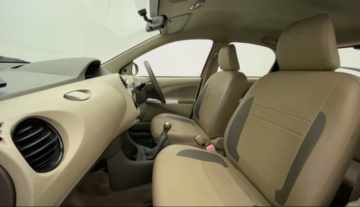 2015 Toyota Etios Liva V, Petrol, Manual, 70,386 km, Right Side Front Door Cabin