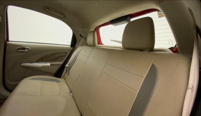 2015 Toyota Etios Liva V, Petrol, Manual, 70,386 km, Right Side Rear Door Cabin