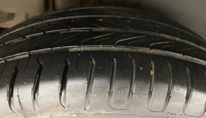 2014 Maruti Ciaz ZXI AMT, Petrol, Automatic, 82,635 km, Right Rear Tyre Tread