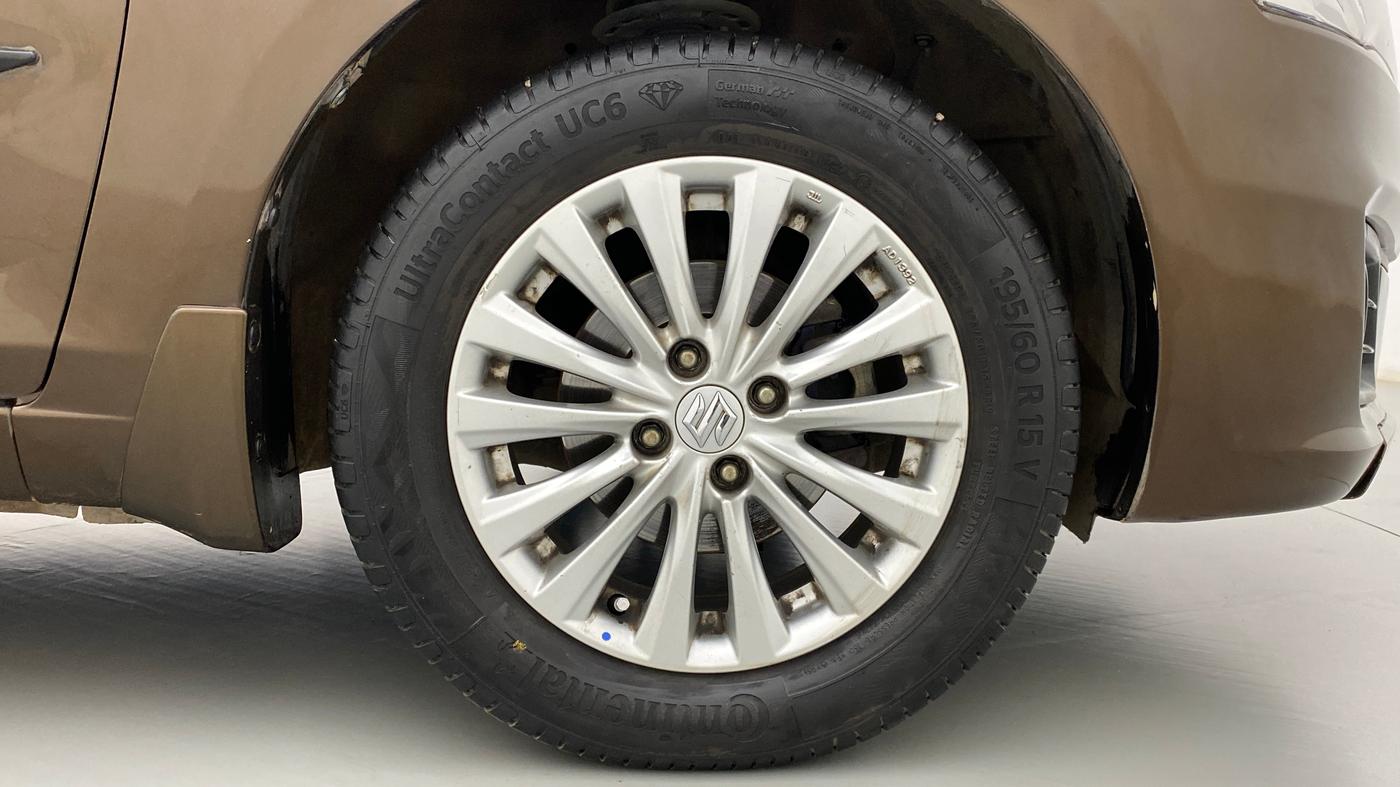 2014 Maruti Ciaz ZXI AMT, Petrol, Automatic, 82,635 km, Right Front Wheel