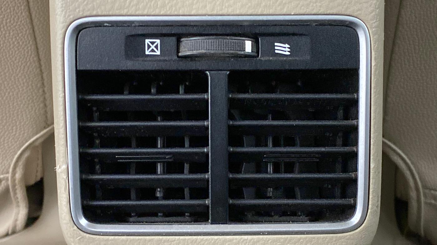 2014 Maruti Ciaz ZXI AMT, Petrol, Automatic, 82,635 km, Rear AC Vents