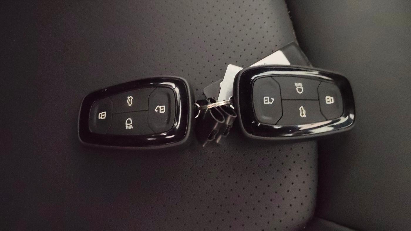 2023 Tata NEXON XZA PLUS PETROL DARK EDITION, Petrol, Automatic, 18,514 km, Key Close Up