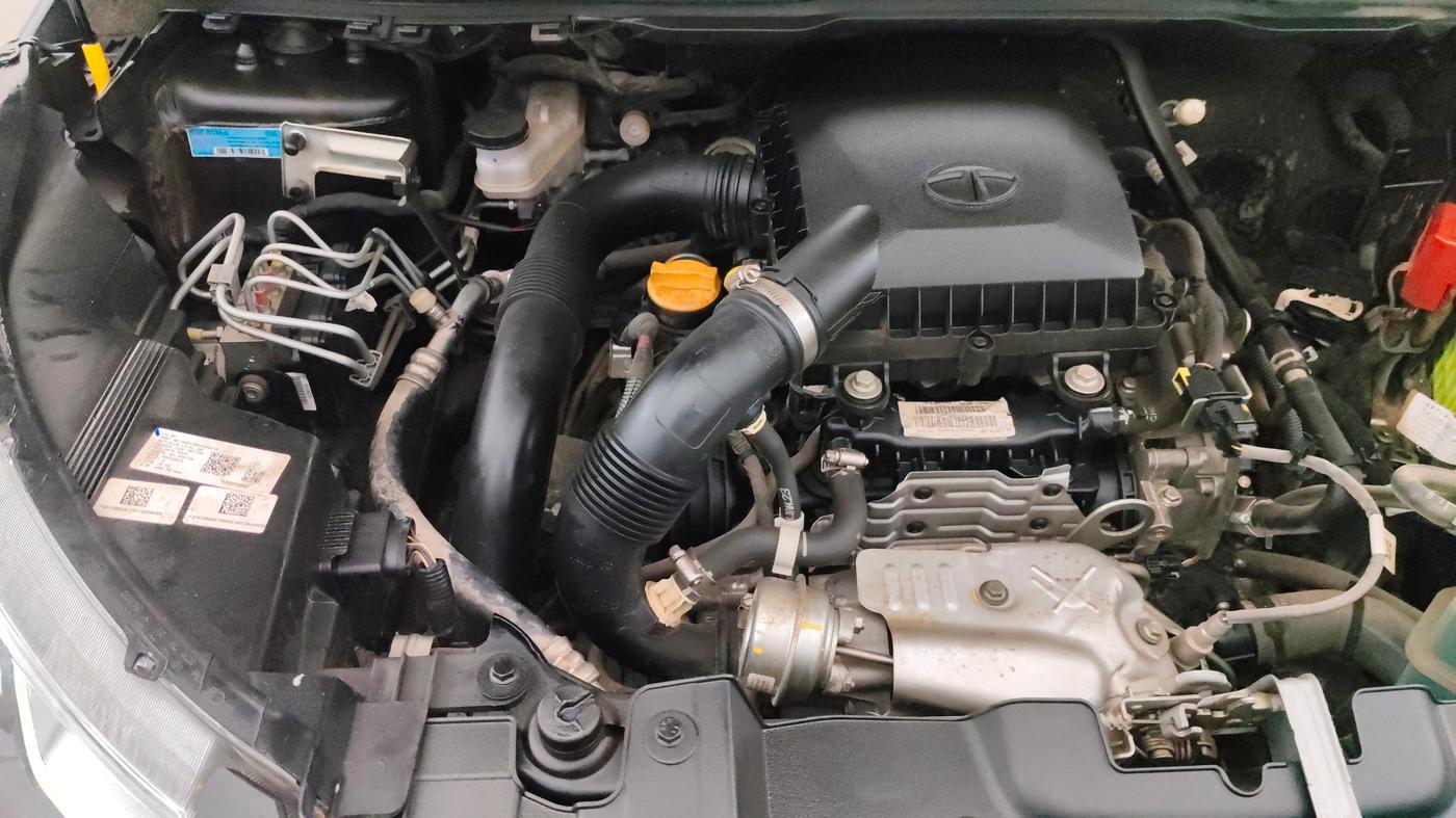 2023 Tata NEXON XZA PLUS PETROL DARK EDITION, Petrol, Automatic, 18,514 km, Engine View - Right