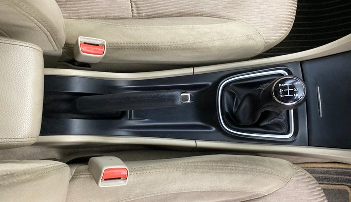 2018 Maruti Ciaz DELTA 1.5 SHVS MT PETROL, Petrol, Manual, 30,350 km, Gear Lever