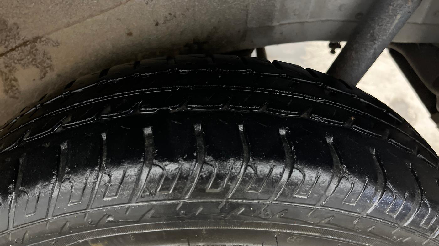 2017 Maruti Wagon R 1.0 VXI AMT, Petrol, Automatic, 23,129 km, Left Rear Tyre Tread