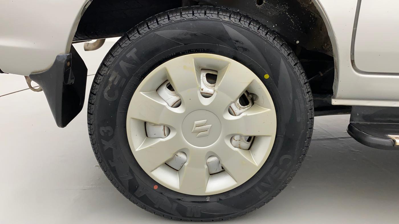 2014 Maruti Eeco 7 STR, Petrol, Manual, 47,079 km, Right Rear Wheel