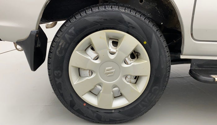 2014 Maruti Eeco 7 STR, Petrol, Manual, 47,079 km, Right Rear Wheel