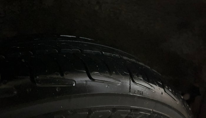 2016 Maruti Wagon R 1.0 VXI, Petrol, Manual, 33,855 km, Right Rear Tyre Tread