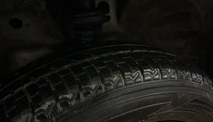 2016 Maruti Wagon R 1.0 VXI, Petrol, Manual, 33,855 km, Left Front Tyre Tread