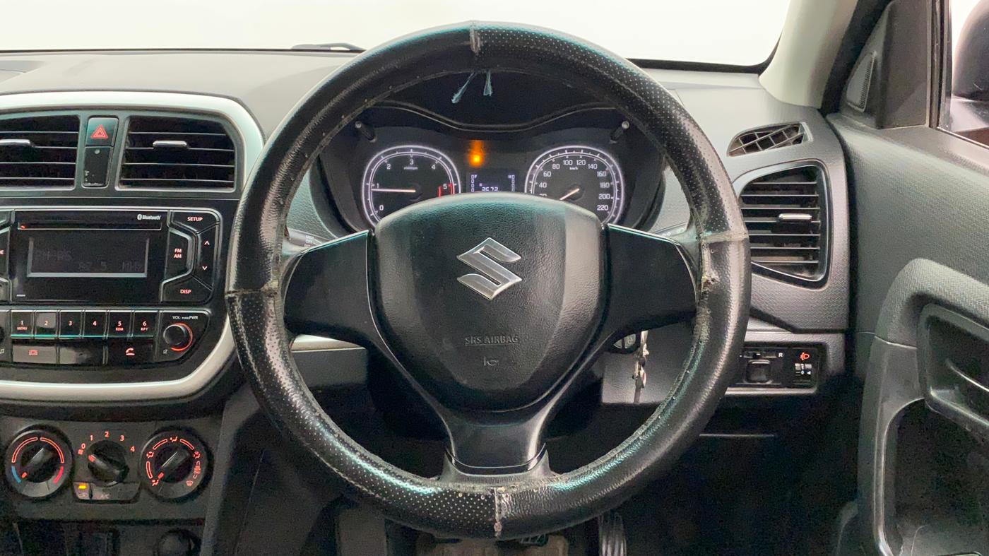 2016 Maruti Vitara Brezza VDI (O), Diesel, Manual, 80,227 km, Steering Wheel Close Up
