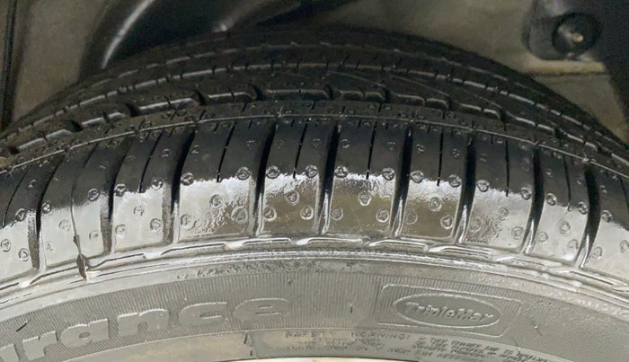 2014 Hyundai Verna FLUIDIC 1.4 VTVT CX, Petrol, Manual, 57,937 km, Left Rear Tyre Tread