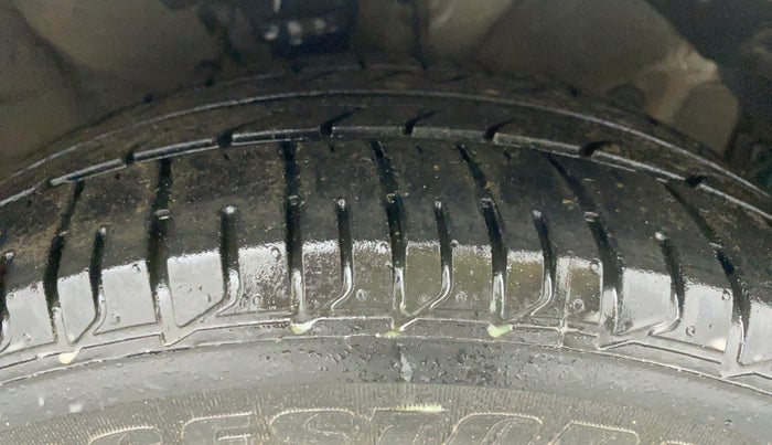 2014 Hyundai Verna FLUIDIC 1.4 VTVT CX, Petrol, Manual, 57,937 km, Right Front Tyre Tread