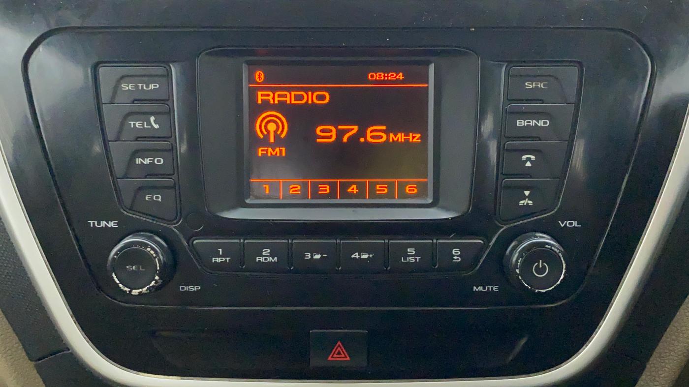 2019 Mahindra TUV300 T8, Diesel, Manual, 57,832 km, Infotainment System