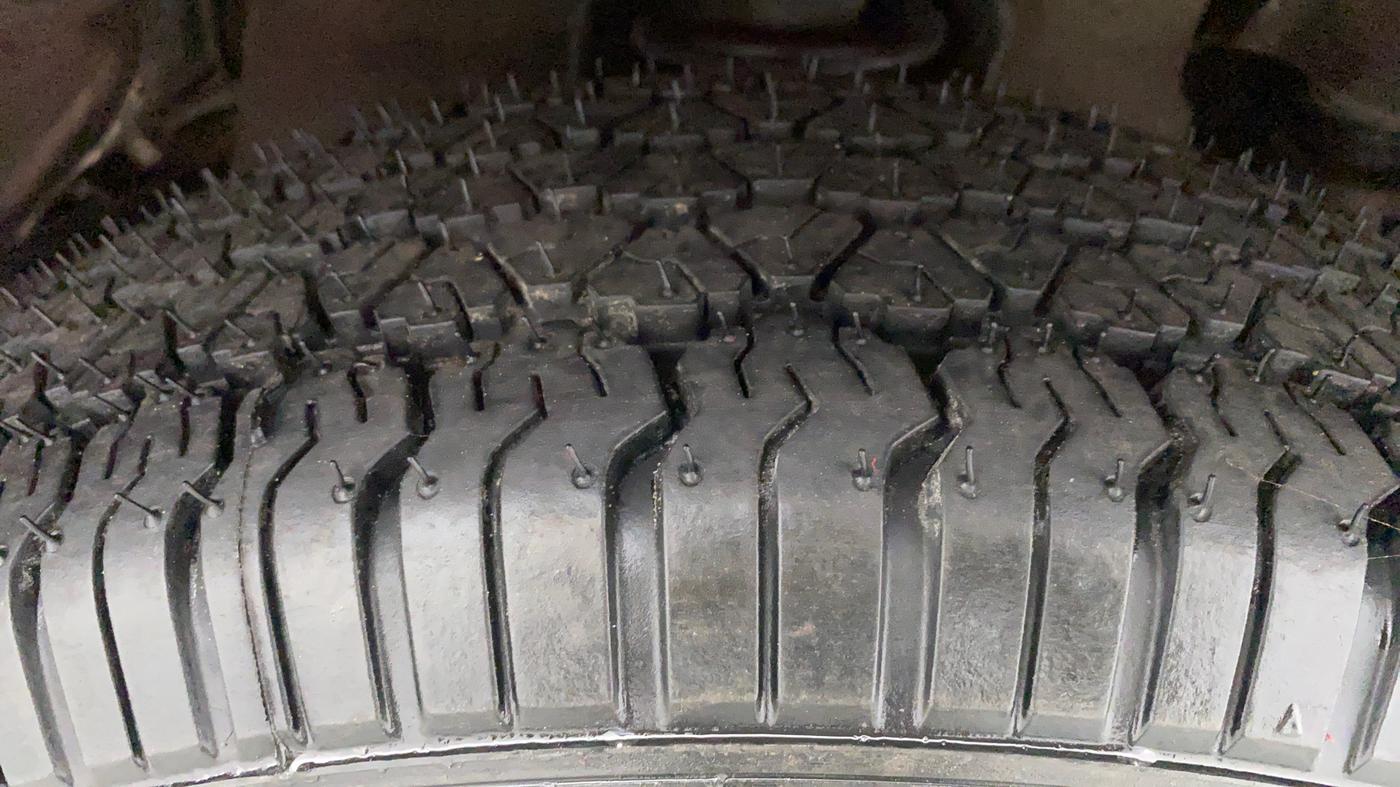 2019 Mahindra TUV300 T8, Diesel, Manual, 57,832 km, Right Front Tyre Tread