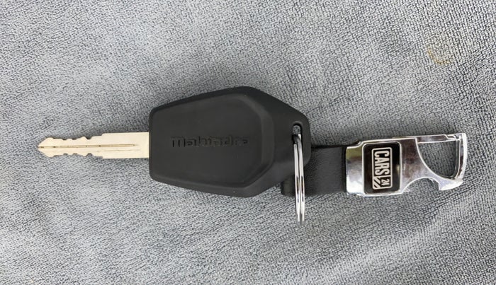 2019 Mahindra TUV300 T8, Diesel, Manual, 57,832 km, Key Close Up