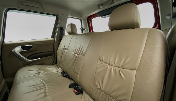 2019 Mahindra TUV300 T8, Diesel, Manual, 57,832 km, Right Side Rear Door Cabin
