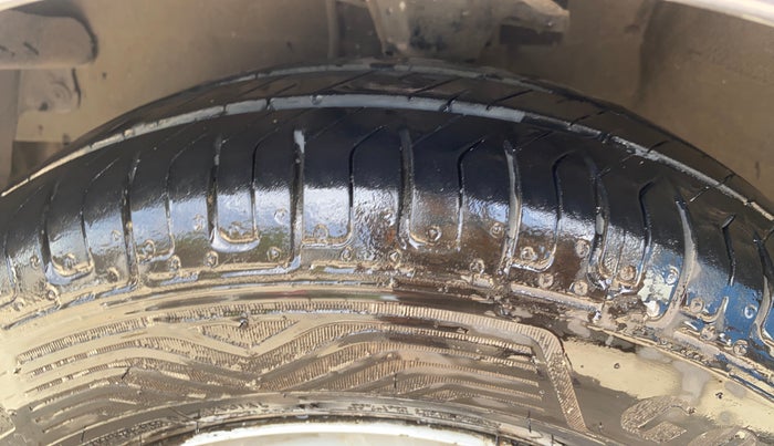 2014 Hyundai i10 MAGNA 1.1, Petrol, Manual, 94,728 km, Left Front Tyre Tread