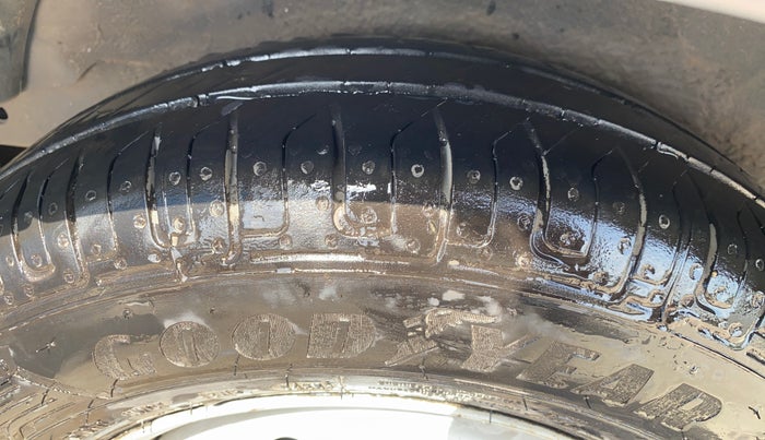 2014 Hyundai i10 MAGNA 1.1, Petrol, Manual, 94,728 km, Right Rear Tyre Tread