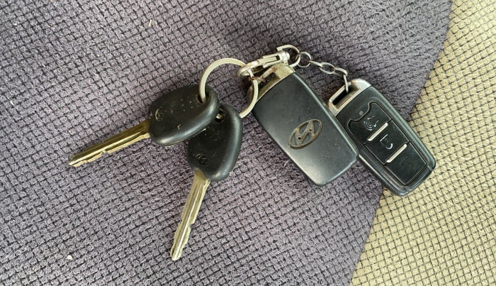 2014 Hyundai i10 MAGNA 1.1, Petrol, Manual, 94,728 km, Key Close Up