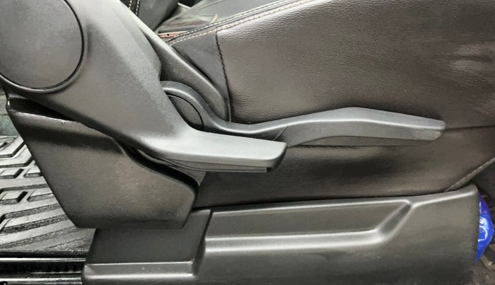 2023 Maruti XL6 ALPHA MT, Petrol, Manual, 32,459 km, Driver Side Adjustment Panel