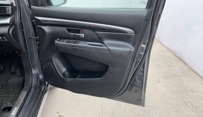 2023 Maruti XL6 ALPHA MT, Petrol, Manual, 32,459 km, Driver Side Door Panels Control