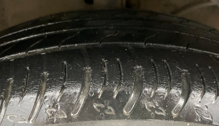 2023 Maruti XL6 ALPHA MT, Petrol, Manual, 32,459 km, Right Front Tyre Tread