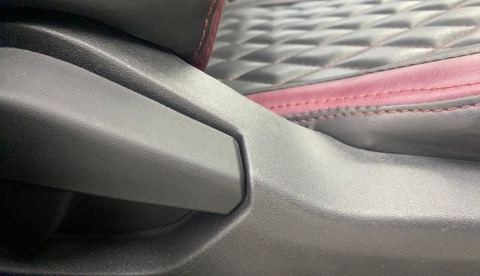 2024 Nissan MAGNITE  XE AMT EZ Shift, Petrol, Automatic, 15,857 km, Driver Side Adjustment Panel