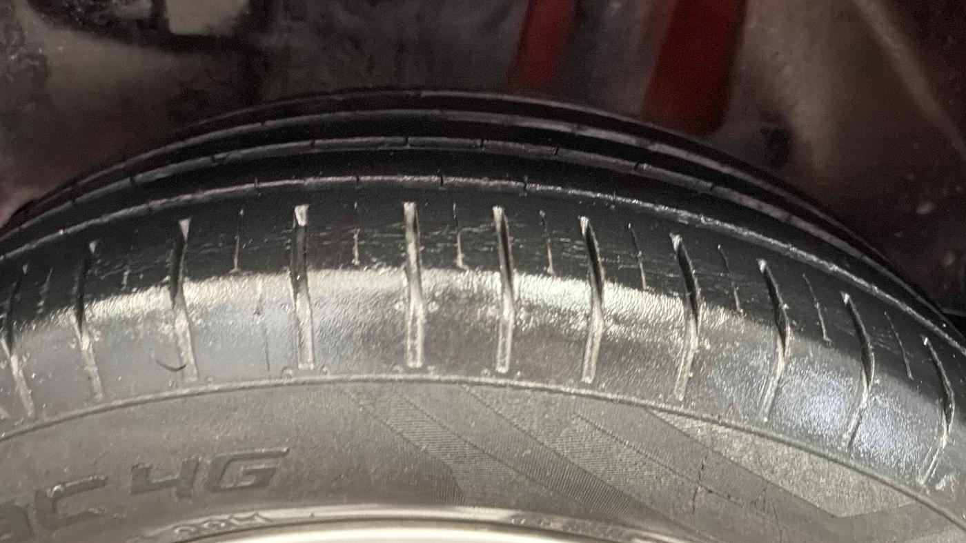 2019 Maruti Swift ZXI AMT, Petrol, Automatic, 67,094 km, Left Rear Tyre Tread