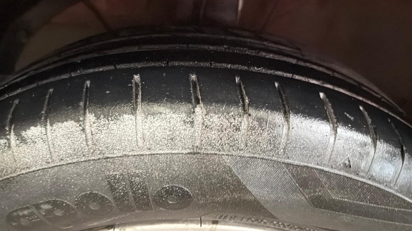 2019 Maruti Swift ZXI AMT, Petrol, Automatic, 67,094 km, Left Front Tyre Tread