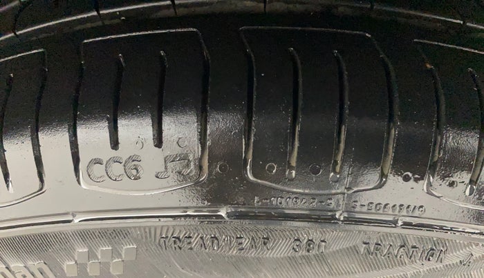 2012 Ford Figo TITANIUM 1.4 DIESEL, Diesel, Manual, 76,063 km, Right Front Tyre Tread