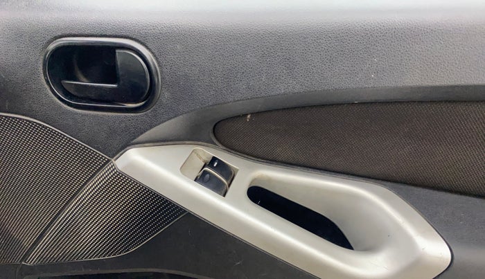 2012 Ford Figo TITANIUM 1.4 DIESEL, Diesel, Manual, 76,063 km, Driver Side Door Panels Control