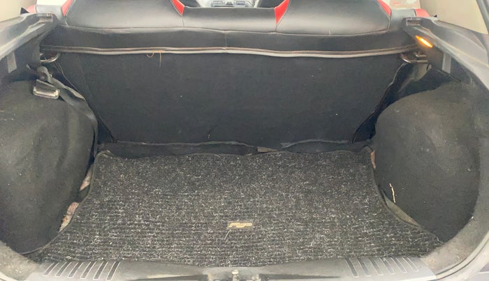 2012 Ford Figo TITANIUM 1.4 DIESEL, Diesel, Manual, 76,063 km, Boot Inside