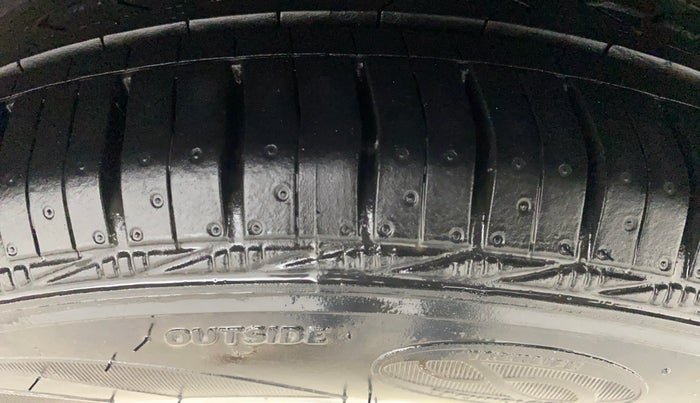 2012 Ford Figo TITANIUM 1.4 DIESEL, Diesel, Manual, 76,063 km, Left Rear Tyre Tread