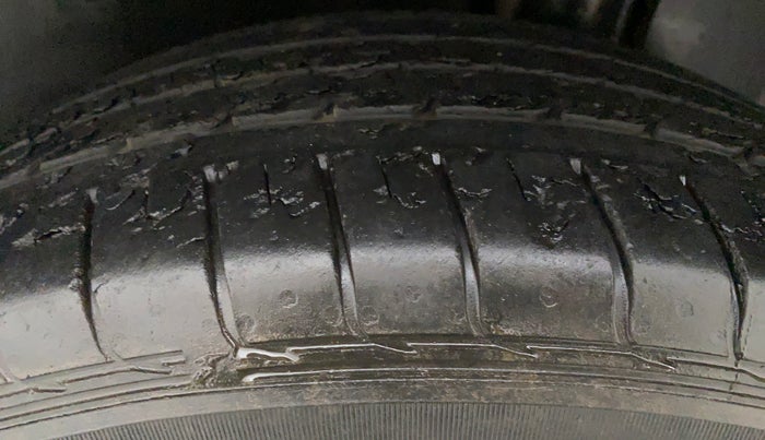 2019 MG HECTOR SHARP DCT PETROL, Petrol, Automatic, 29,647 km, Right Front Tyre Tread