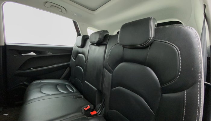 2019 MG HECTOR SHARP DCT PETROL, Petrol, Automatic, 29,647 km, Right Side Rear Door Cabin