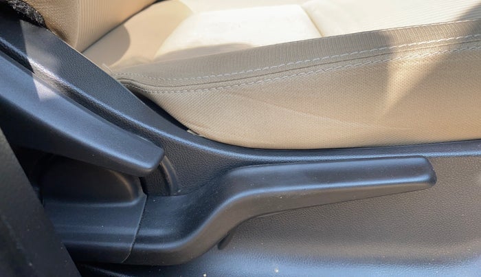 2022 Honda Amaze 1.2L I-VTEC VX, Petrol, Manual, 70,750 km, Driver Side Adjustment Panel